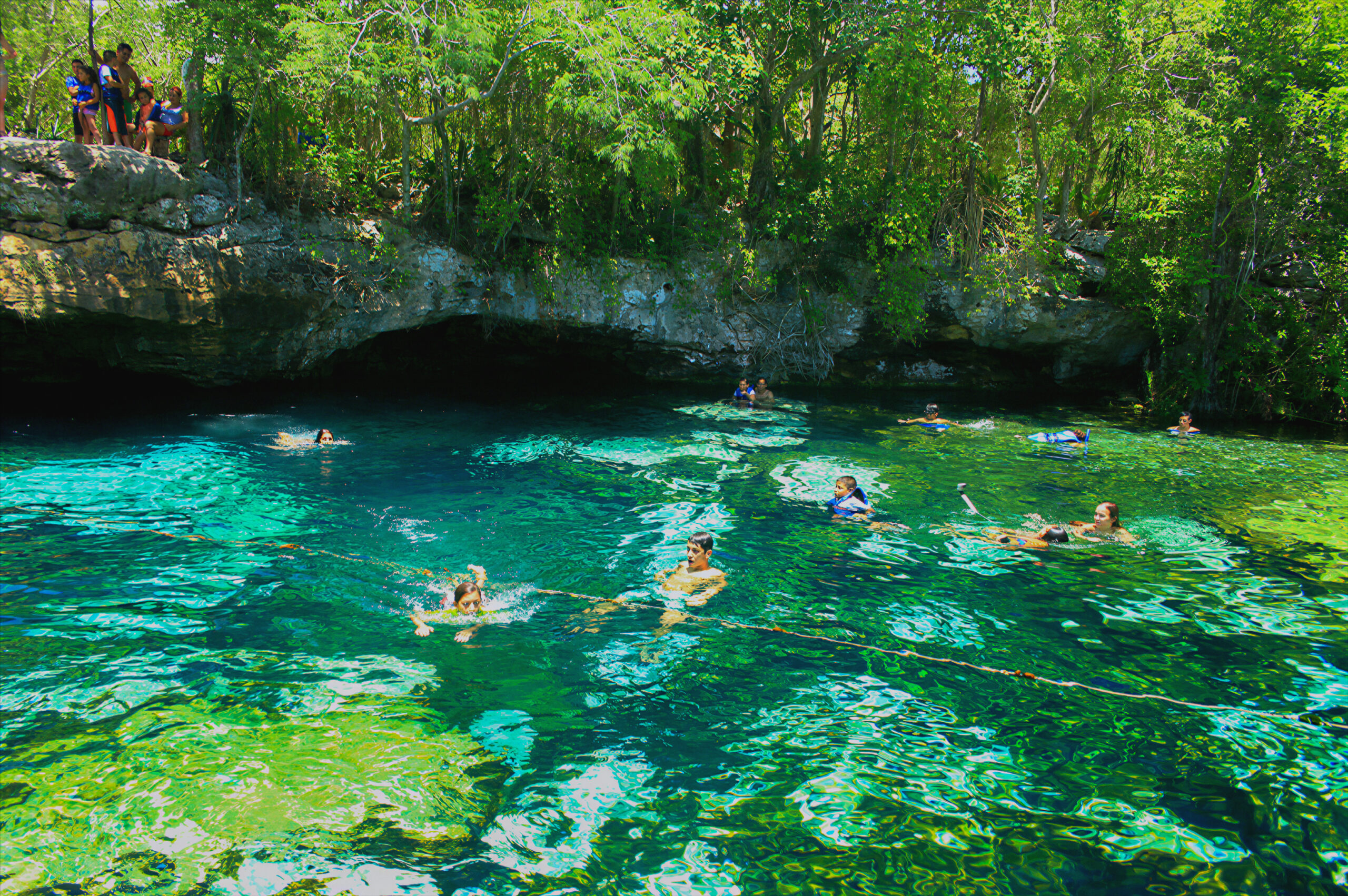 Cenote azul